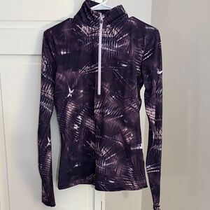 Nike Women's Purple Patterned Top